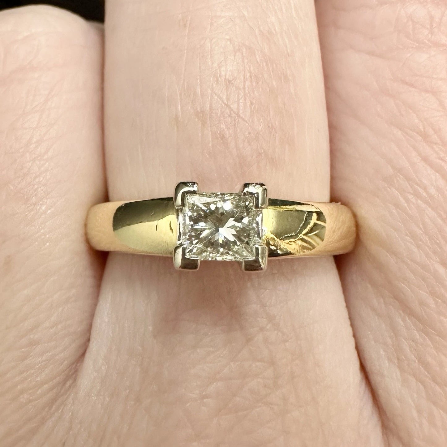 18Ct Yellow Gold Princess Cut Diamond Ring