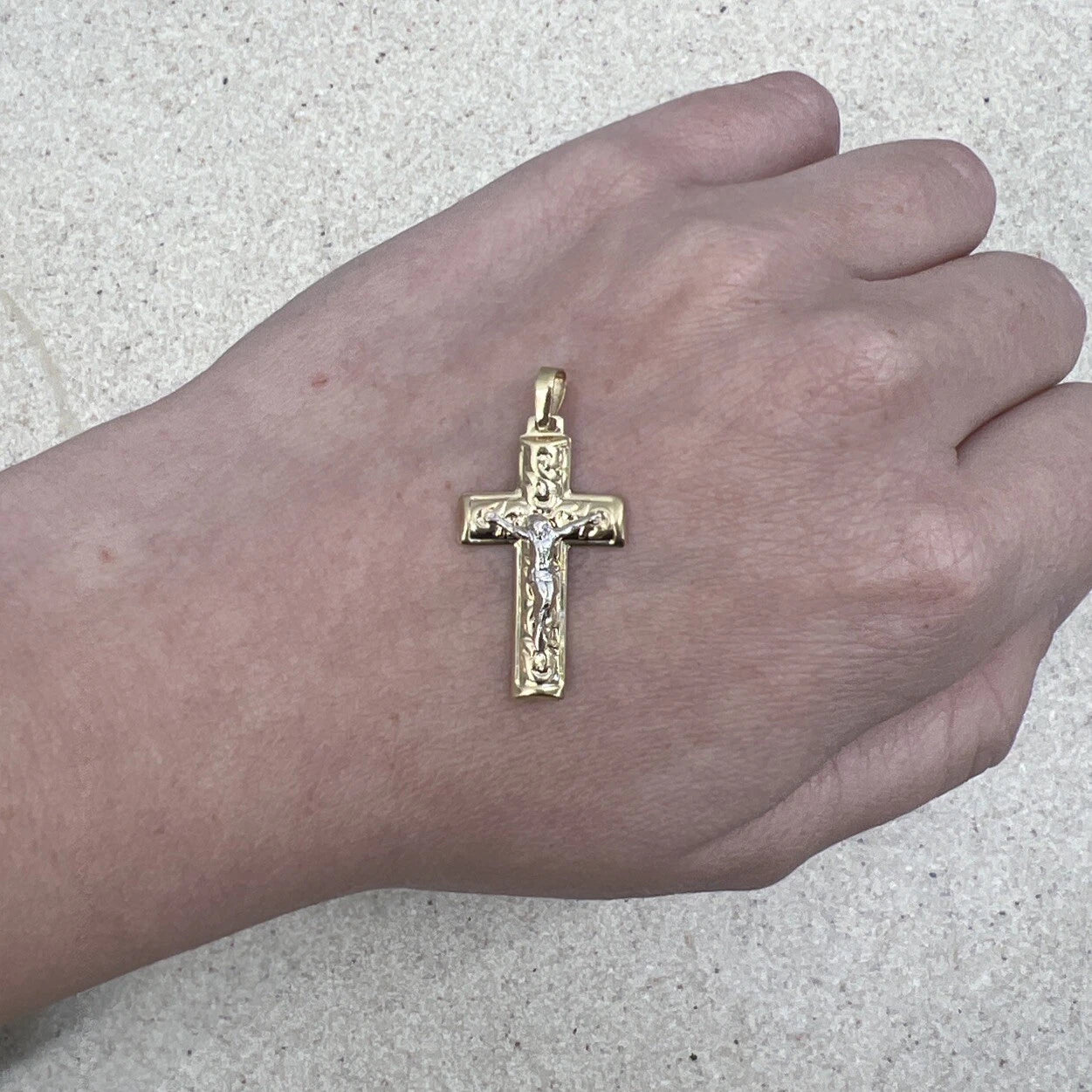 14Ct Two-Toned Gold Detailed Crucifix Pendant