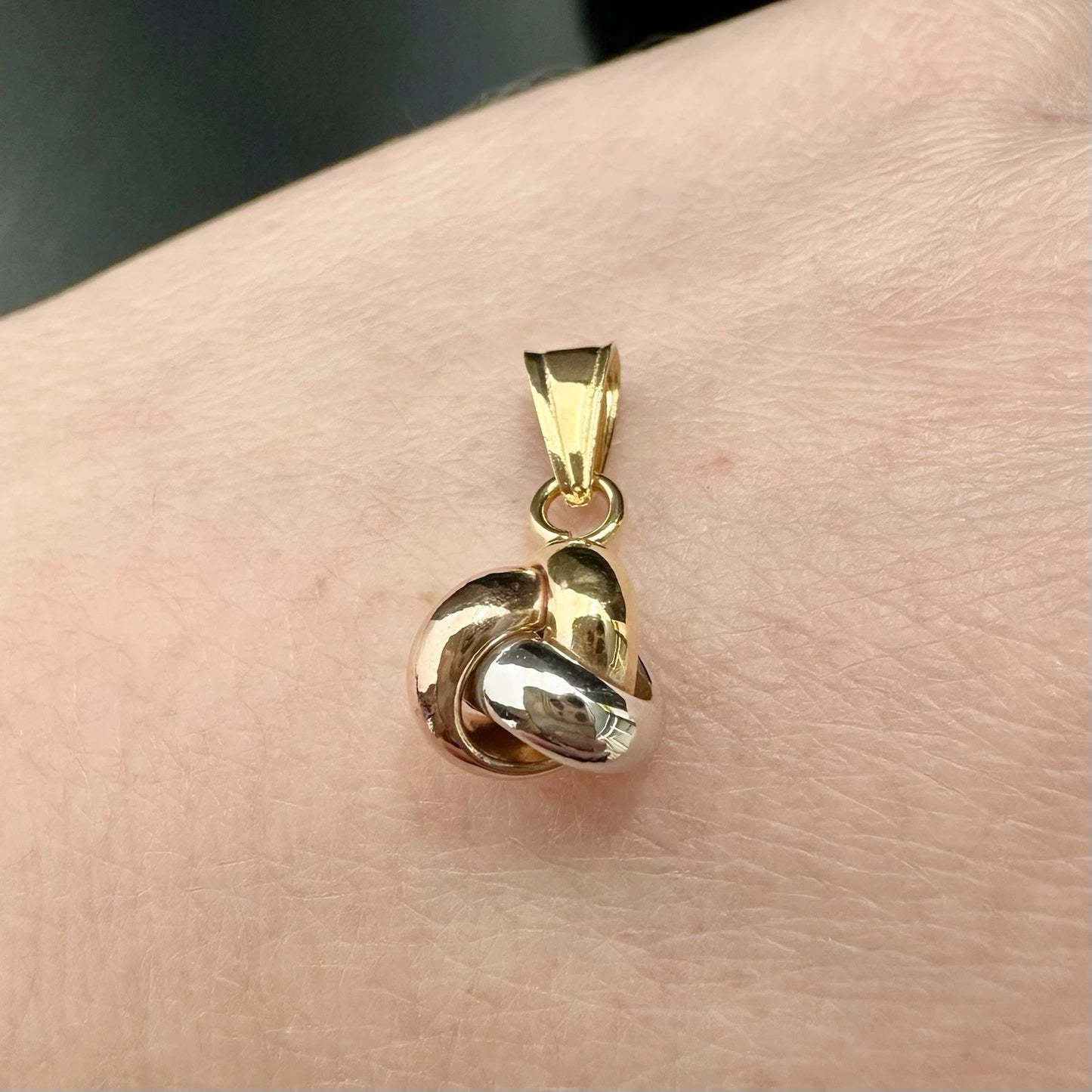 9Ct Tri-Tone Gold Love Knot Pendant