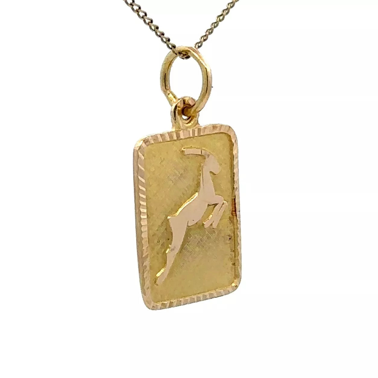 18Ct Yellow Gold Vintage Capricorn Zodiac Medallion Charm Pendant