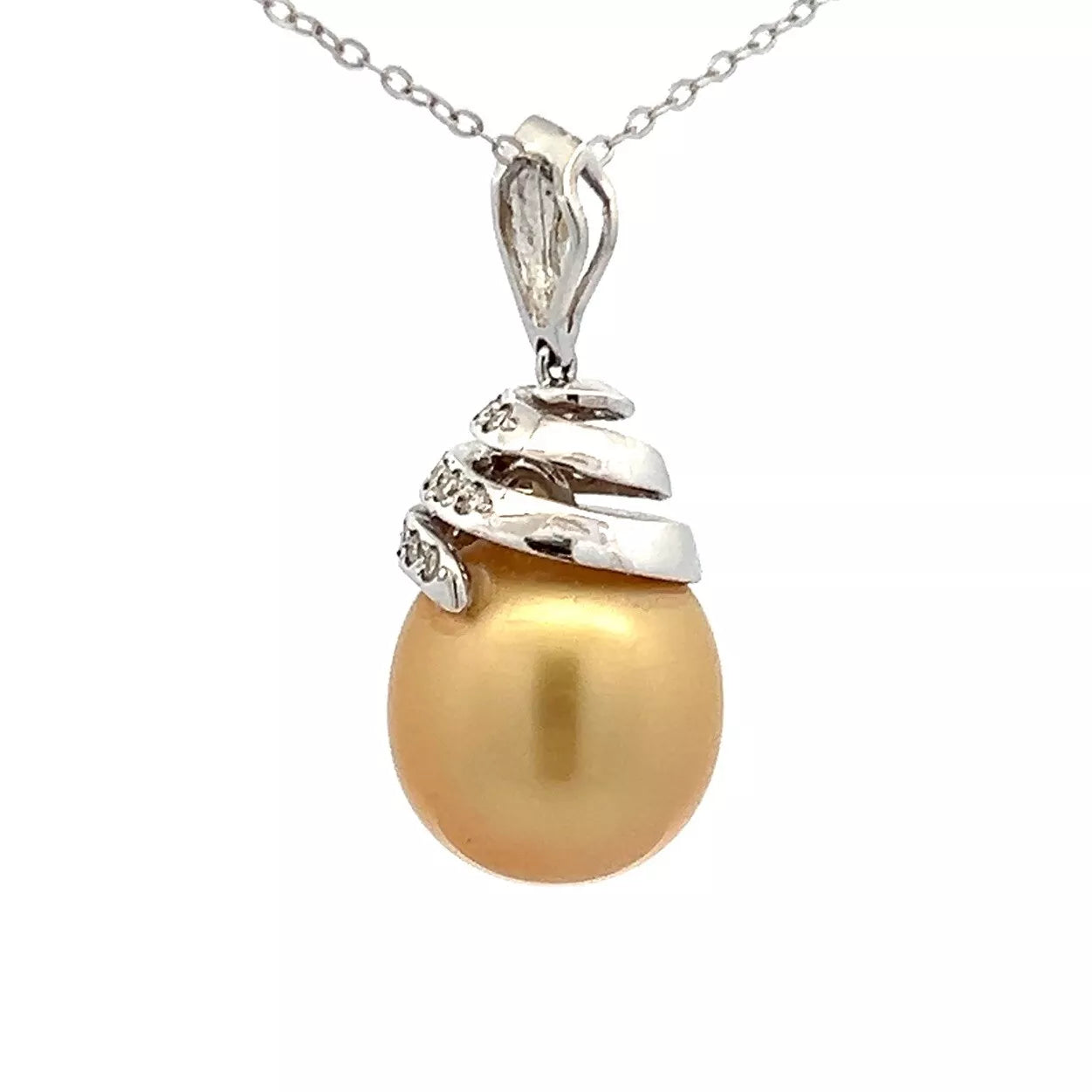 18Ct White Gold South Seas Pearl & 0.21 Carat TW Diamond Accent Pendant