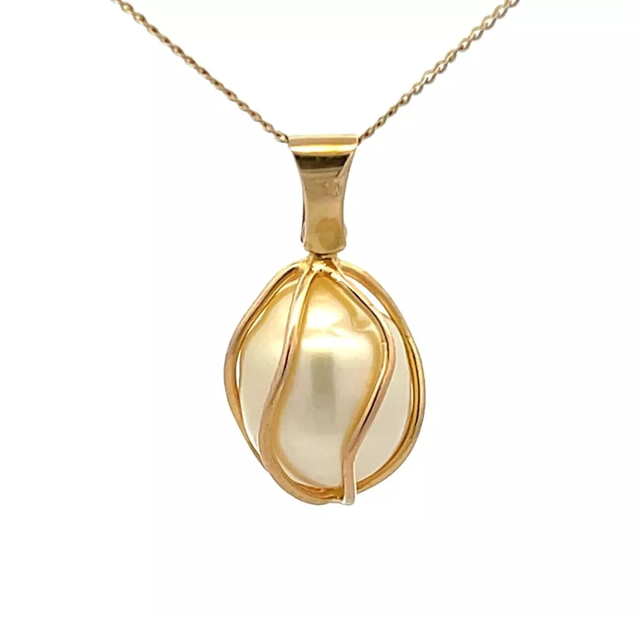 18Ct Yellow Gold Encased Pearl Pendant