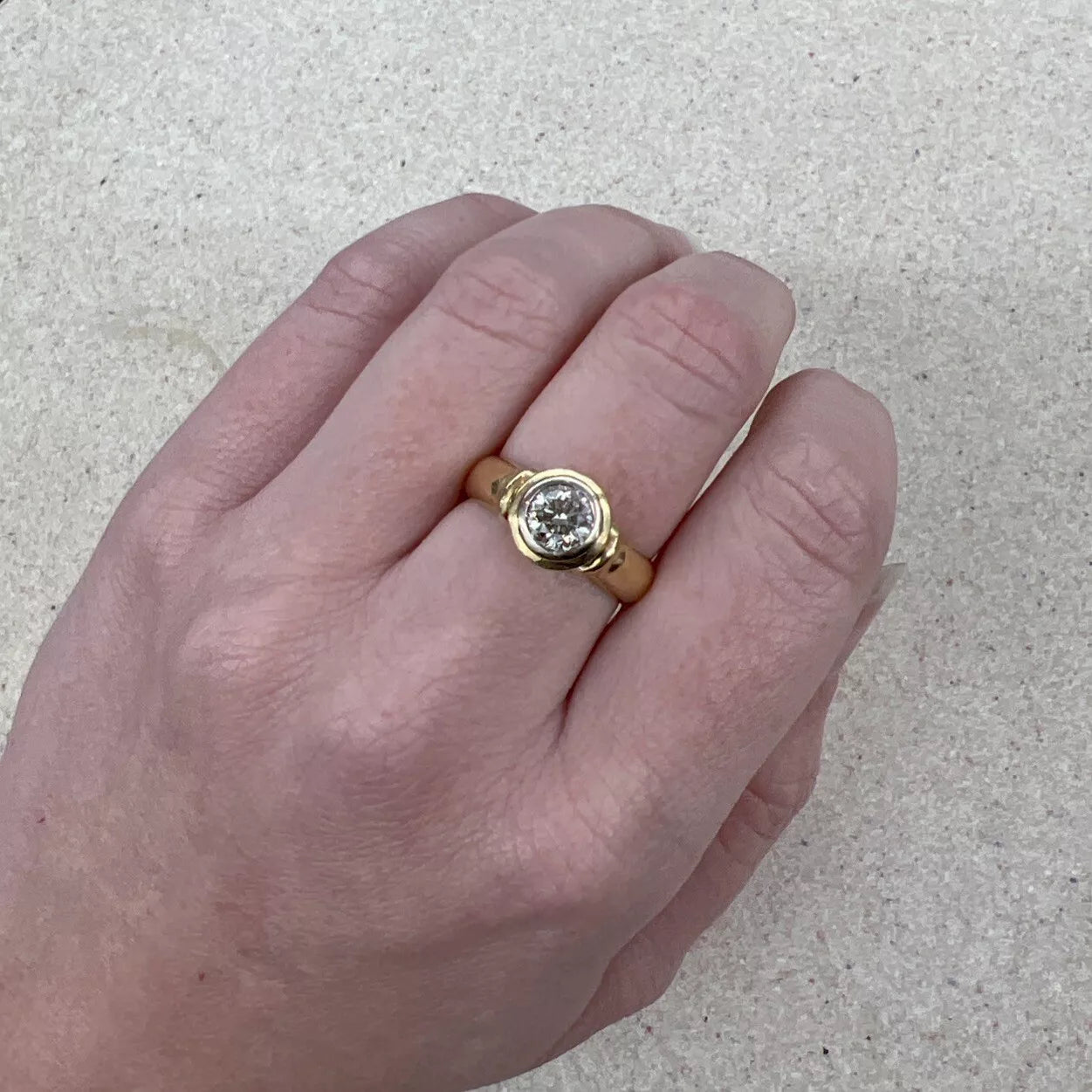 18Ct Yellow Gold 0.75 Carat TW Diamond Bezel Set Ring
