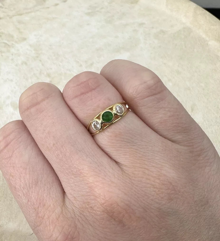 18Ct Yellow Gold Green & Clear CZ Open Band Trilogy Ring