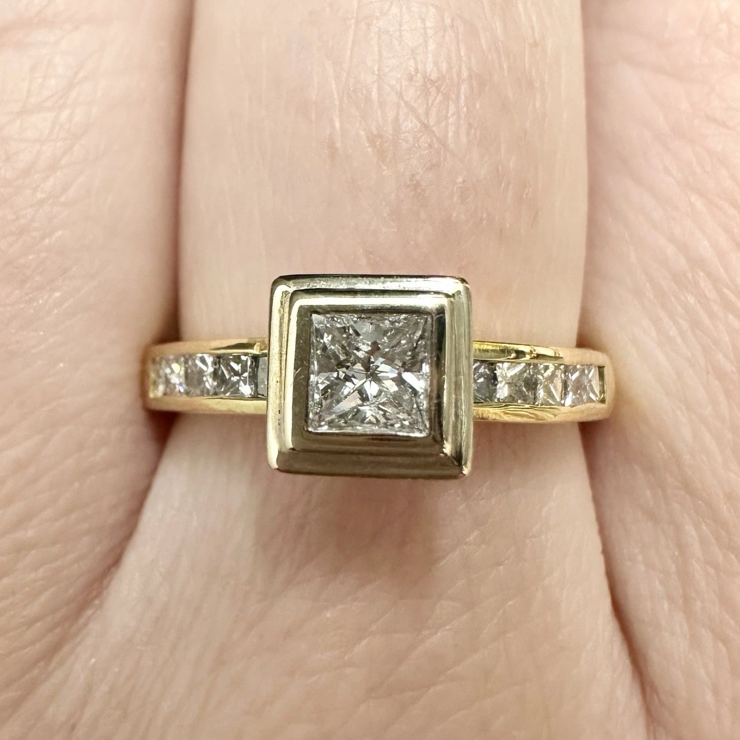 18Ct Yellow Gold Princess Cut Diamond Ring
