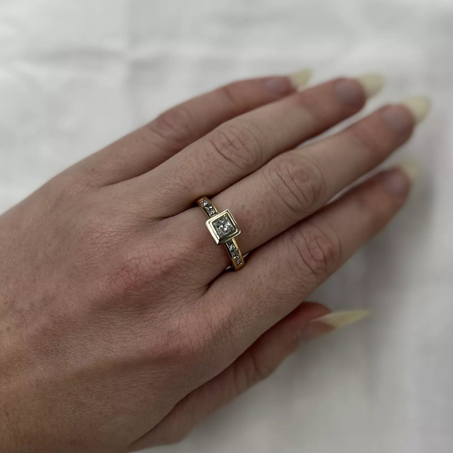 18Ct Yellow Gold Princess Cut Diamond Ring