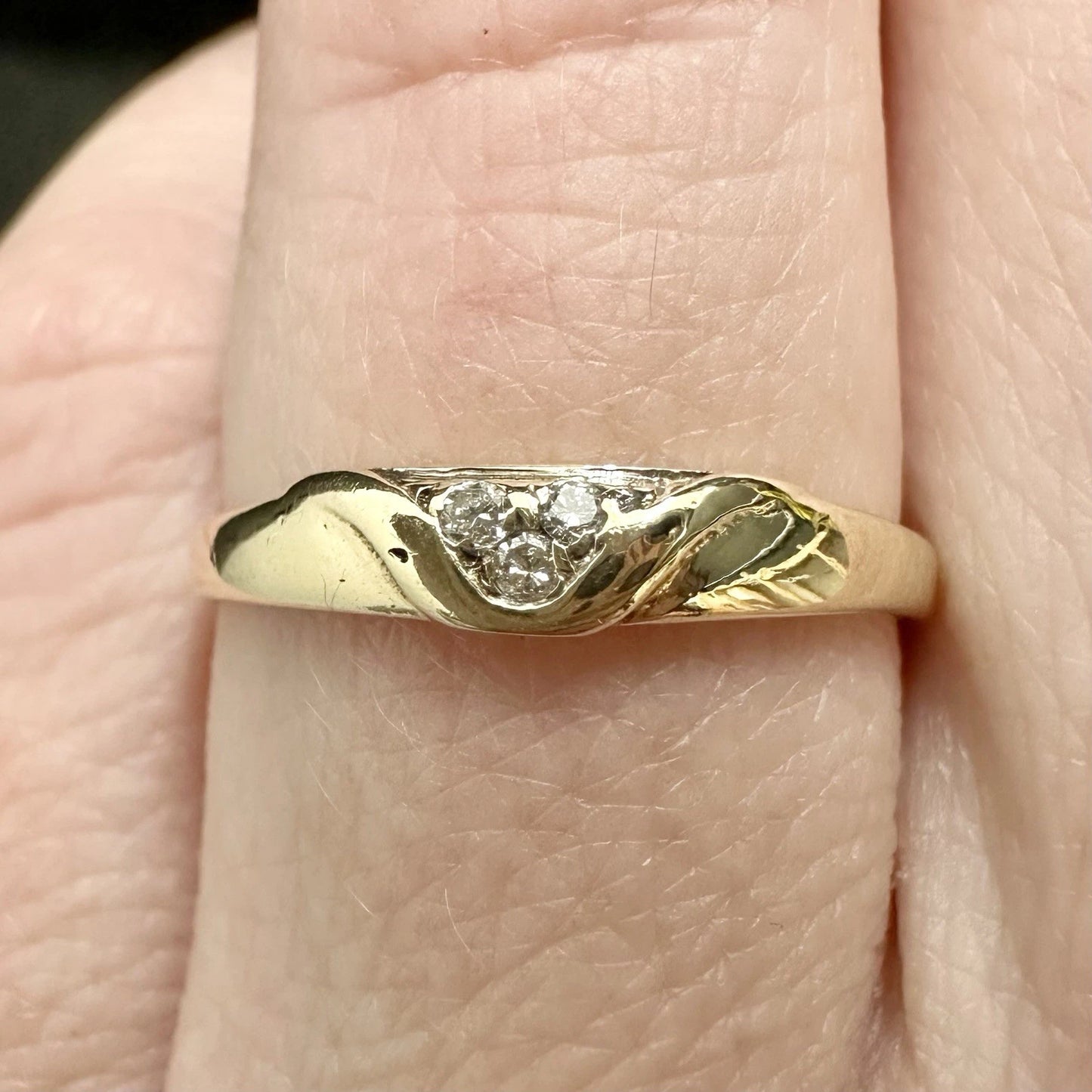 9Ct Yellow Gold .03 TW Diamond Band Ring Sz L 1/2