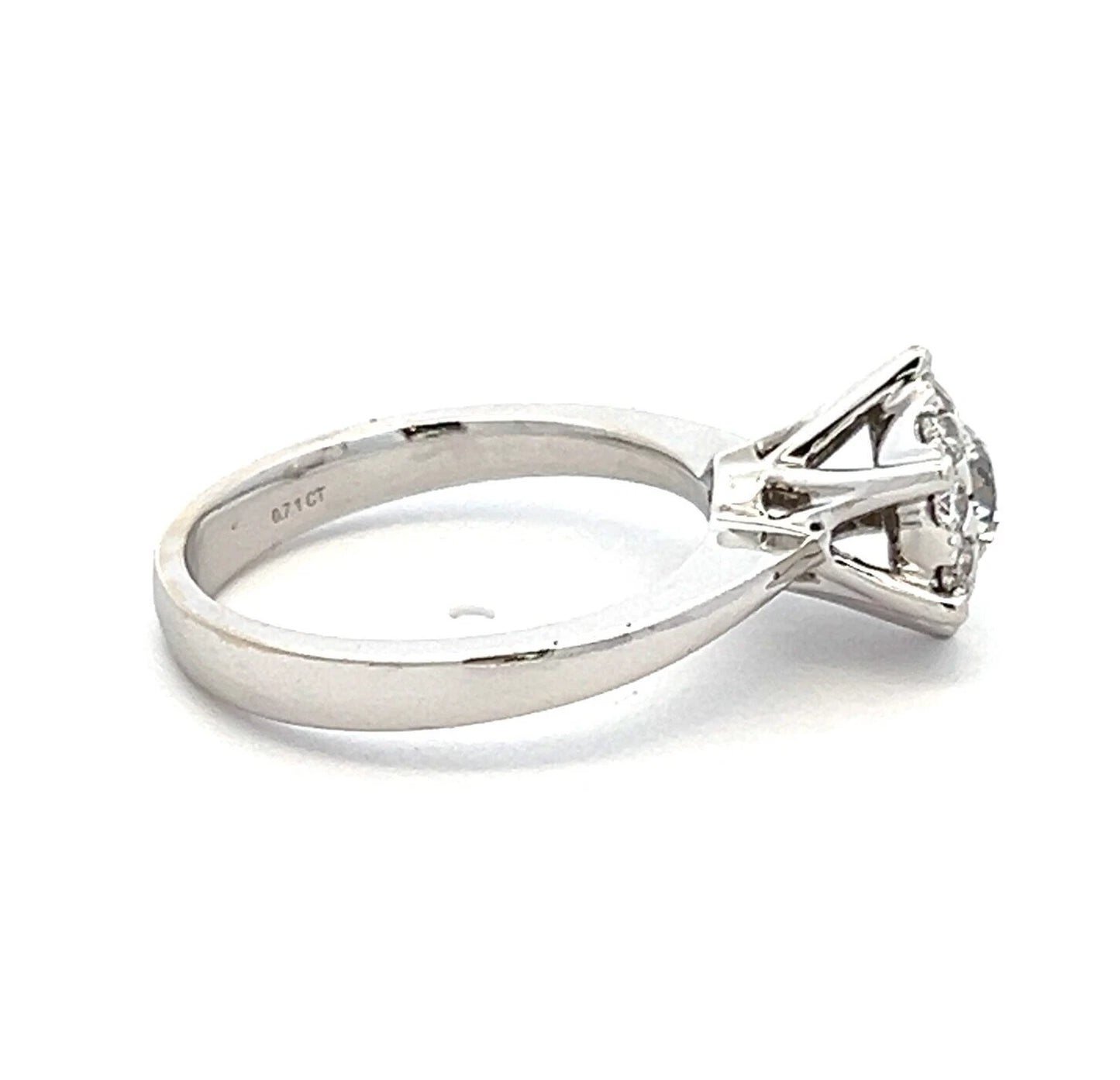 18Ct White Gold Diamond Cluster Ring -0.71 Carat TDW