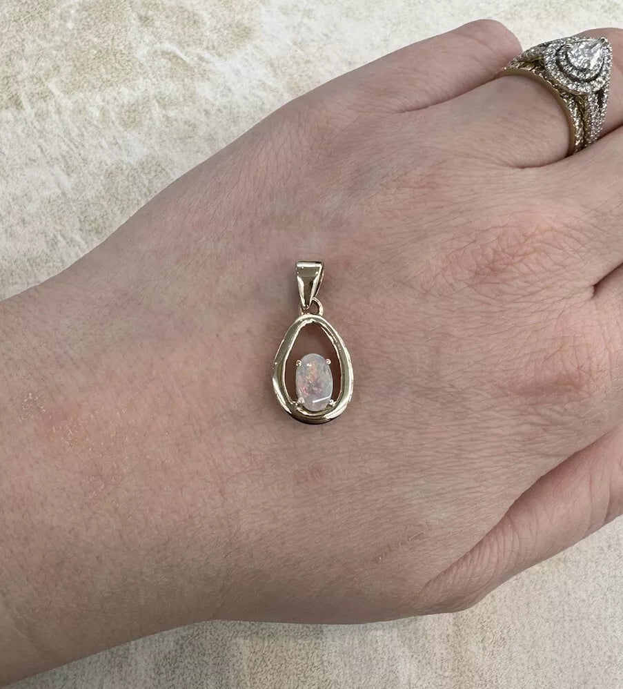 14Ct Yellow Gold Vintage Opal Charm Pendant