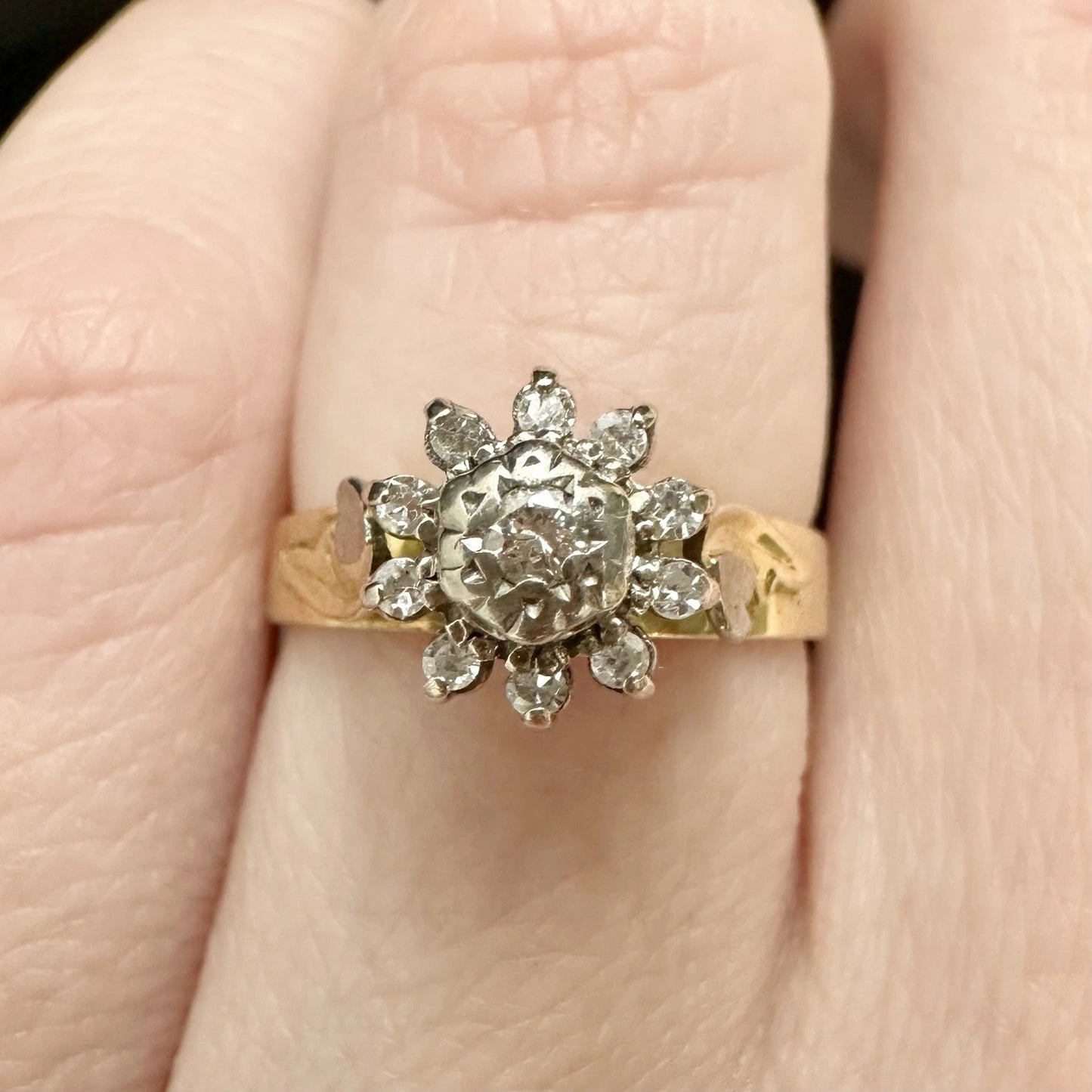 18Ct Two-Toned Gold High-Rise Set Vintage Diamond Ring Sz I 1/2