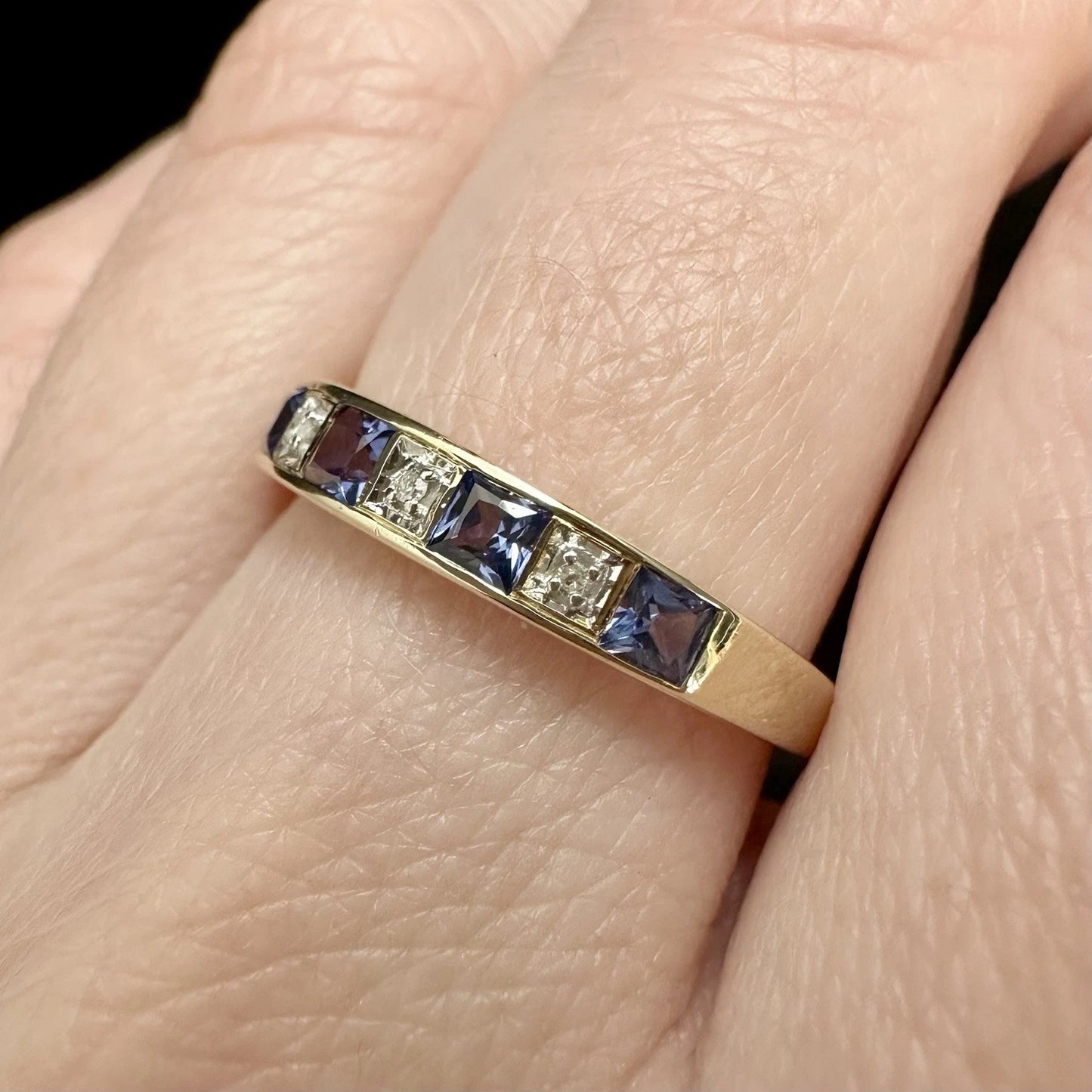 9Ct Yellow Gold Created Ceylon Sapphire & Diamond Band Ring Sz O