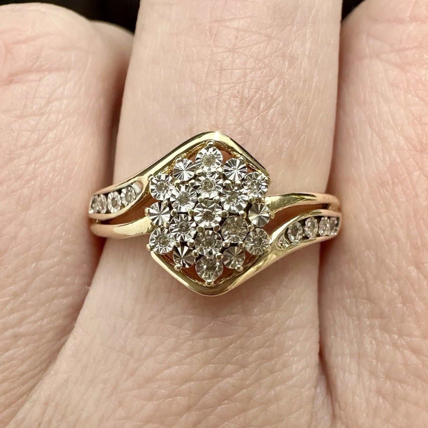9Ct Yellow Gold .04 TW Diamond Miracle Set Cluster Ring Sz Q