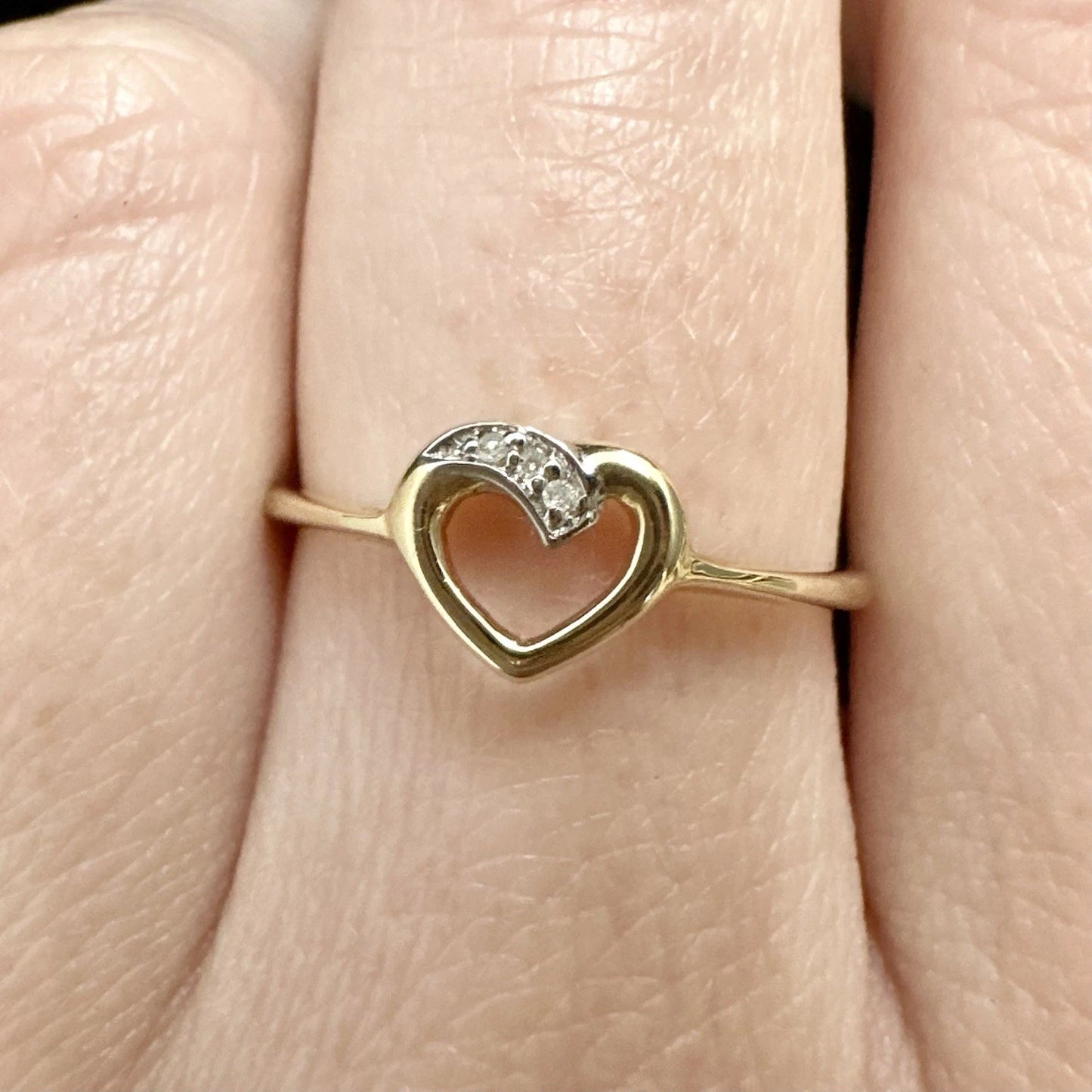 9Ct Two-Toned Gold Diamond Set Heart Ring Sz O