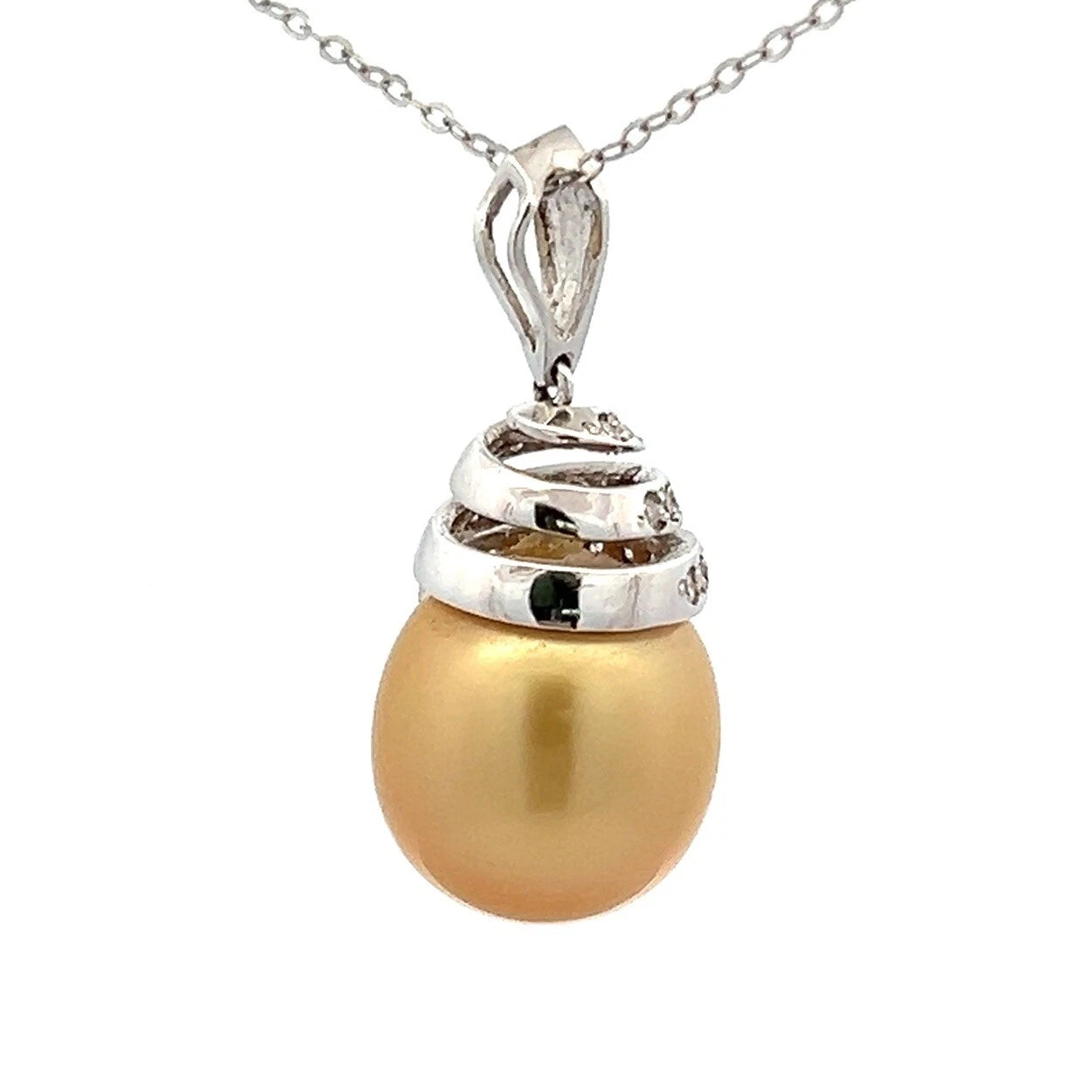 18Ct White Gold South Seas Pearl & 0.21 Carat TW Diamond Accent Pendant