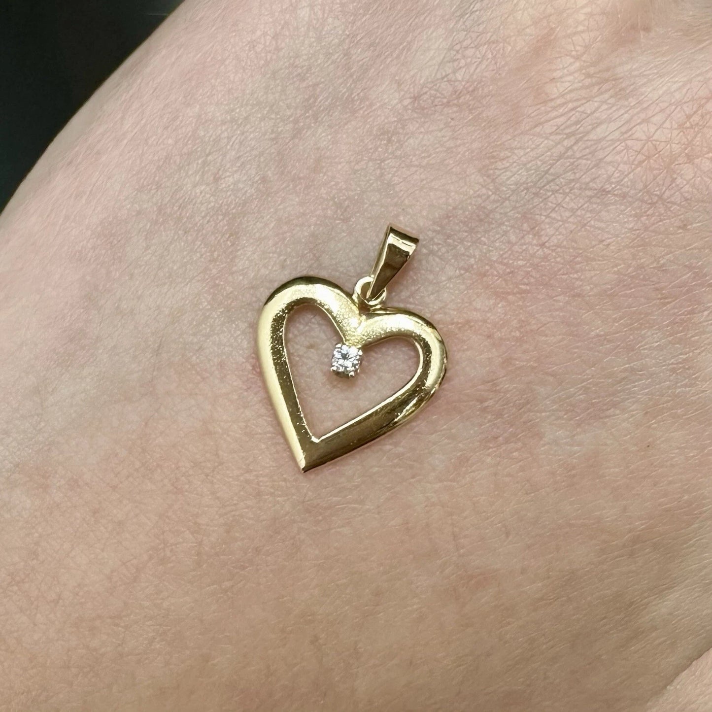 18Ct Yellow Gold Diamond Set Heart Pendant