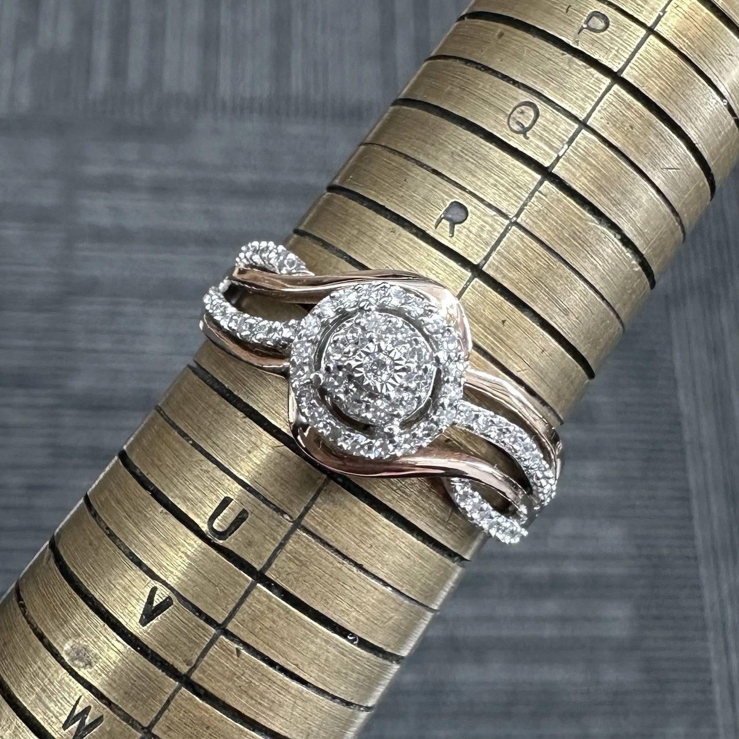 9Ct Two-Tone Gold .35Ct TW Diamond Set Band Ring Sz S 1/2