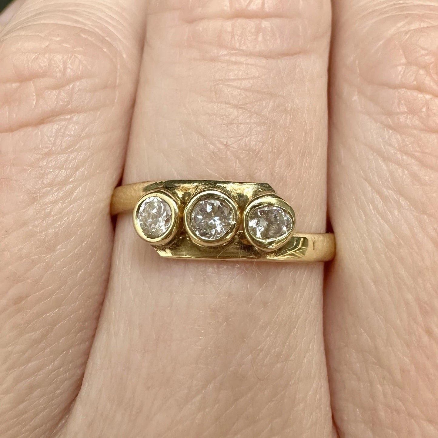 14Ct Yellow Gold .34Ct TW Diamond Simulant Trilogy Split Shank Ring Sz P 1/2