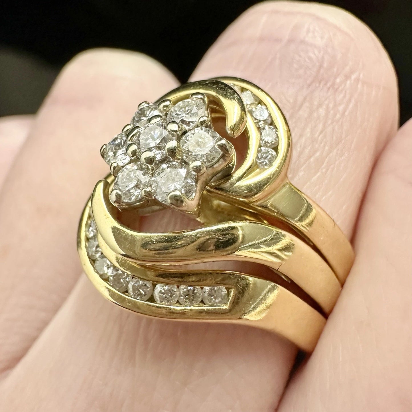 18Ct Yellow Gold .64 TW Diamond Cluster 3-Ring Set