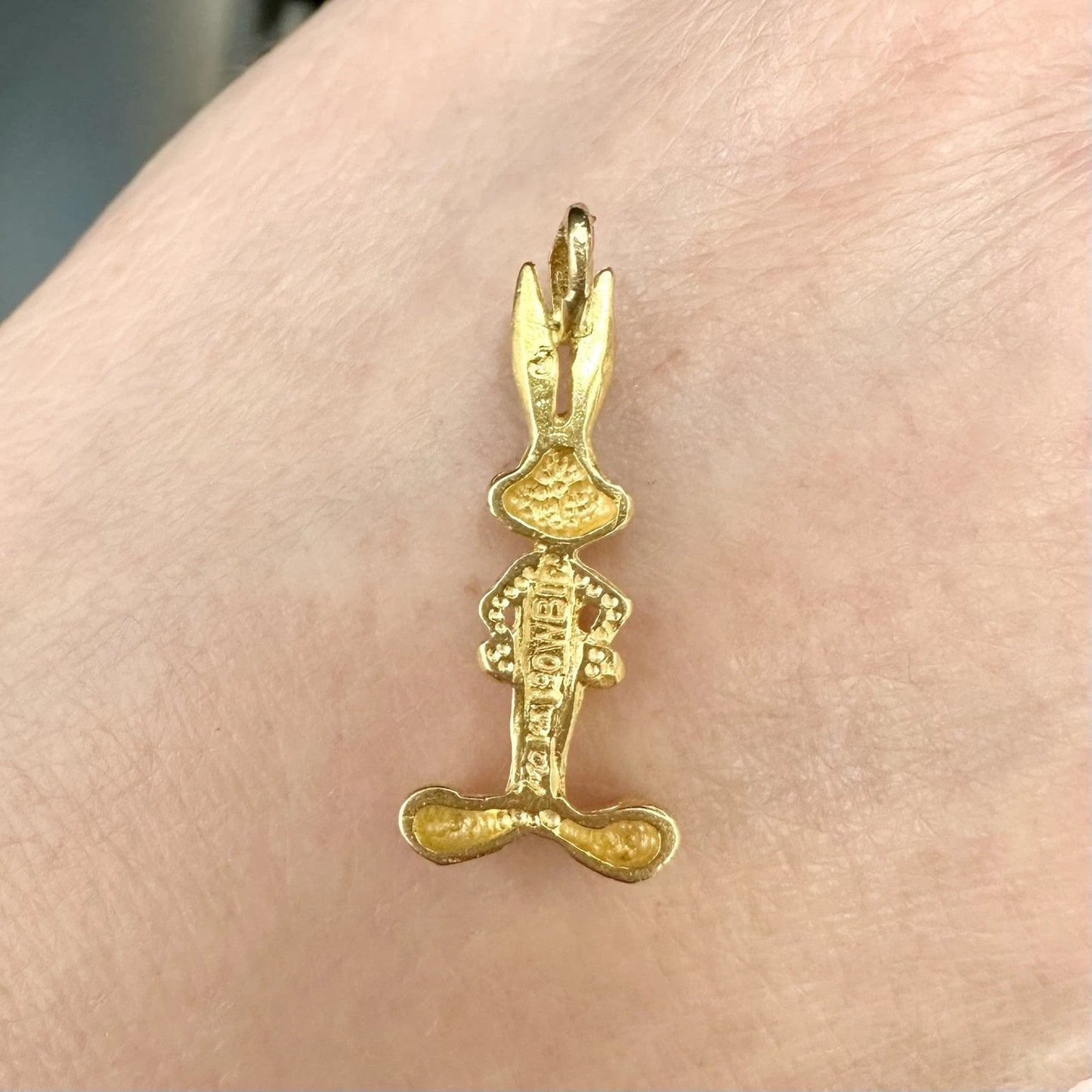 14Ct Yellow Gold Vintage Looney Tunes Bugs Bunny Slider Charm Pendant