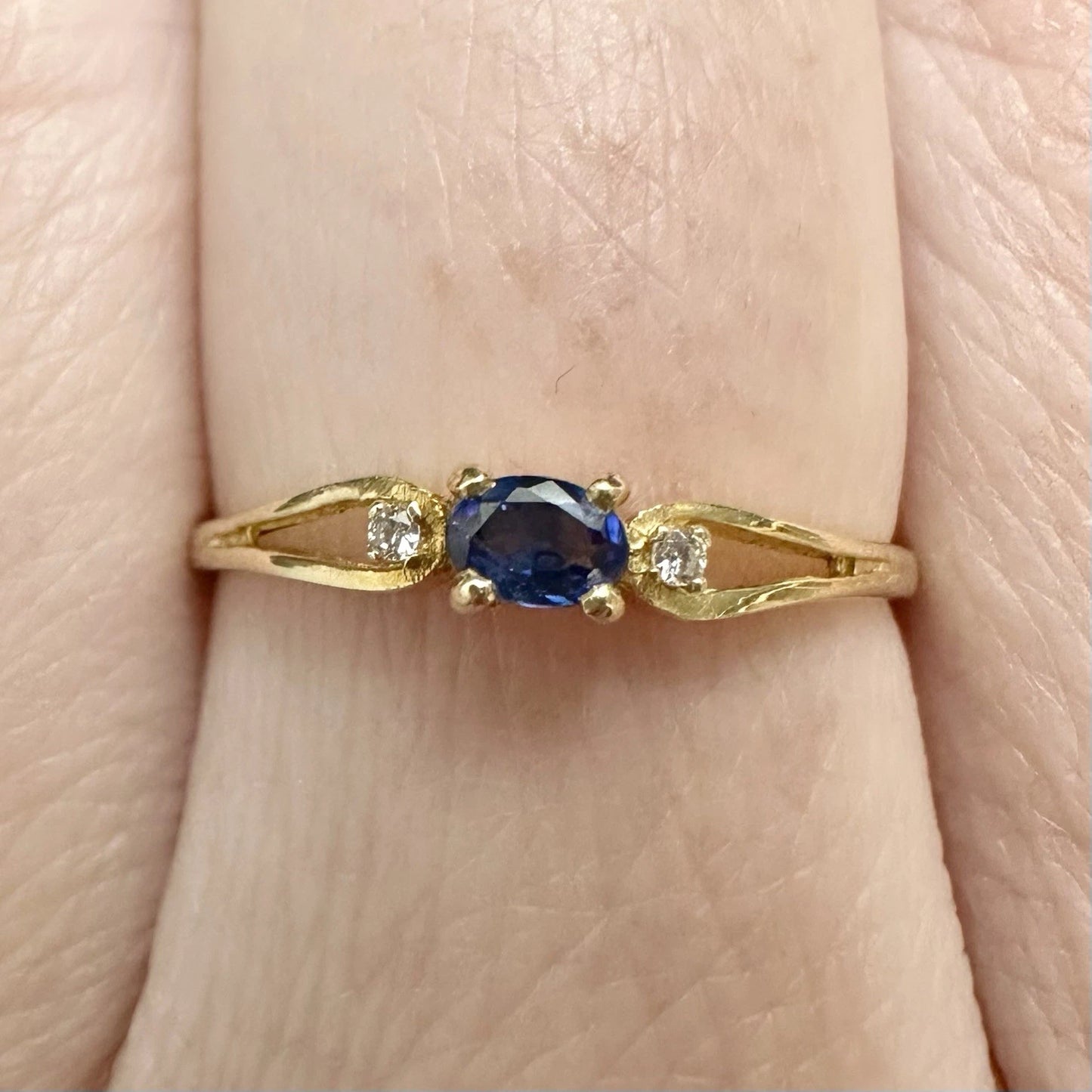 14Ct Yellow Gold Created Sapphire & Diamond Simulant Dainty Ring Sz M