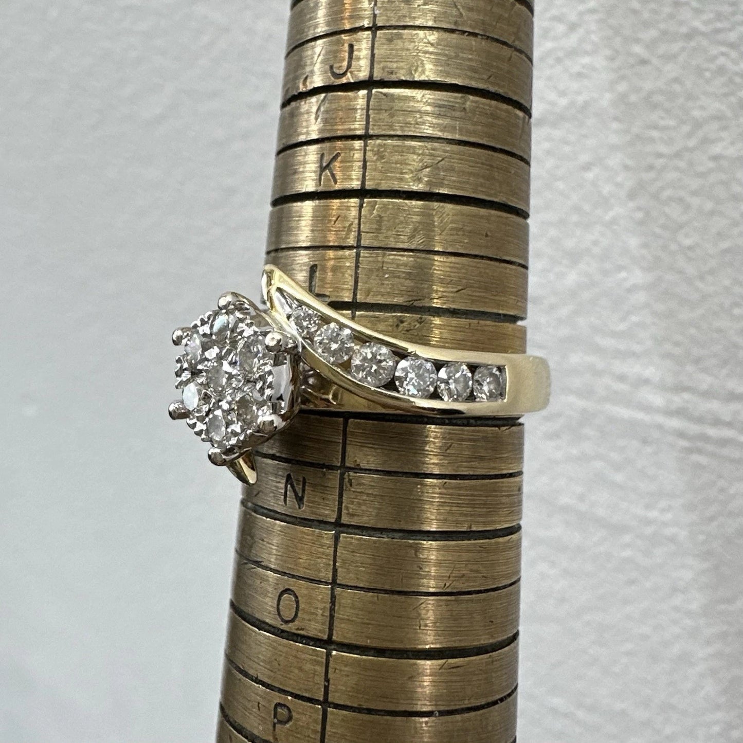 18Ct Yellow Gold .80Ct TW Diamond Split Shank Ring Sz M