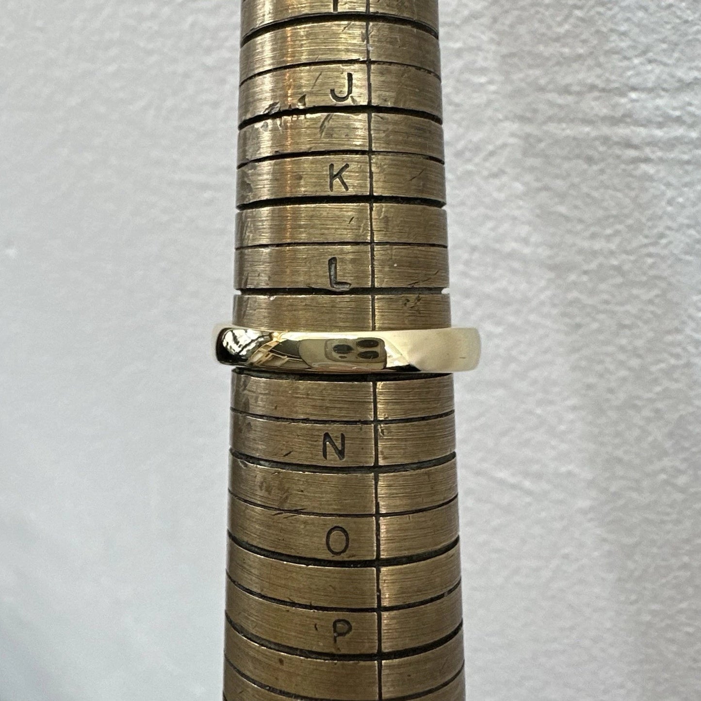 18Ct Yellow Gold .80Ct TW Diamond Split Shank Ring Sz M