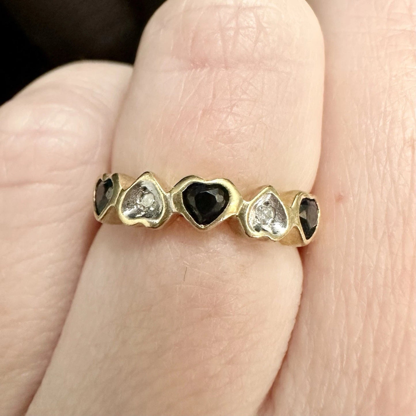 18Ct Yellow Gold Vintage Sapphire & Diamond Heart Band Ring - Sz H 1/2 US 4
