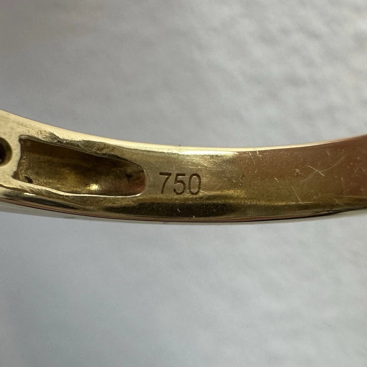 18Ct Yellow Gold .80Ct TW Diamond Split Shank Ring Sz M