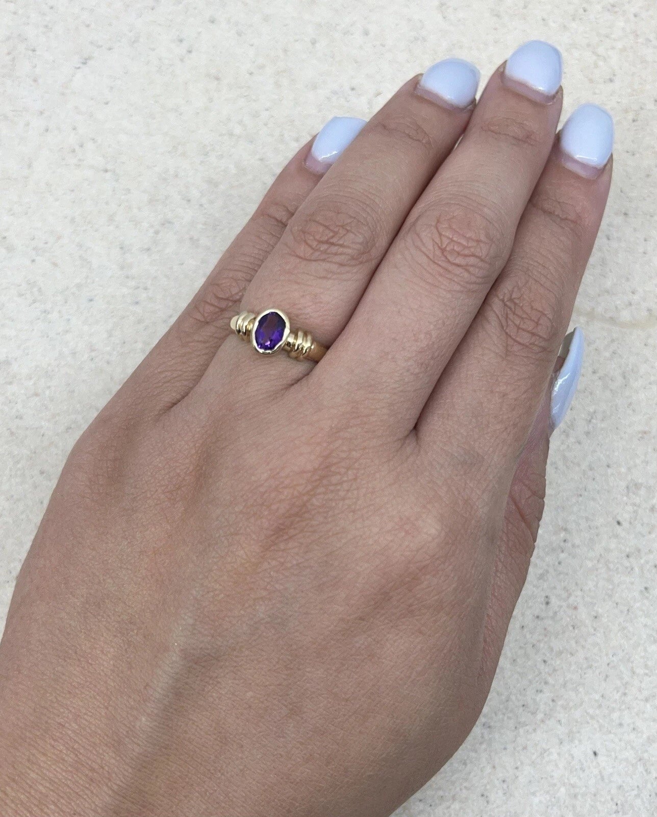 9Ct Yellow Gold Oval Cut Amethyst Ring Sz O