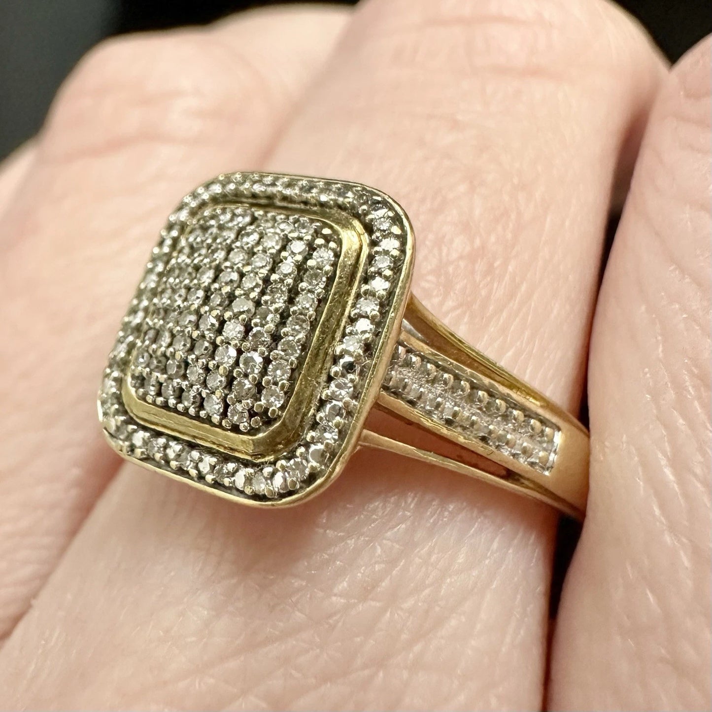 9Ct Yellow Gold 0.25 Carat TW Diamond Cluster Dress Ring Sz O