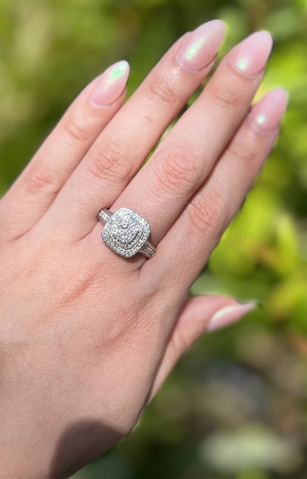 10Ct White Gold Halo 1.00 Carat TW Diamond Ring Sz T