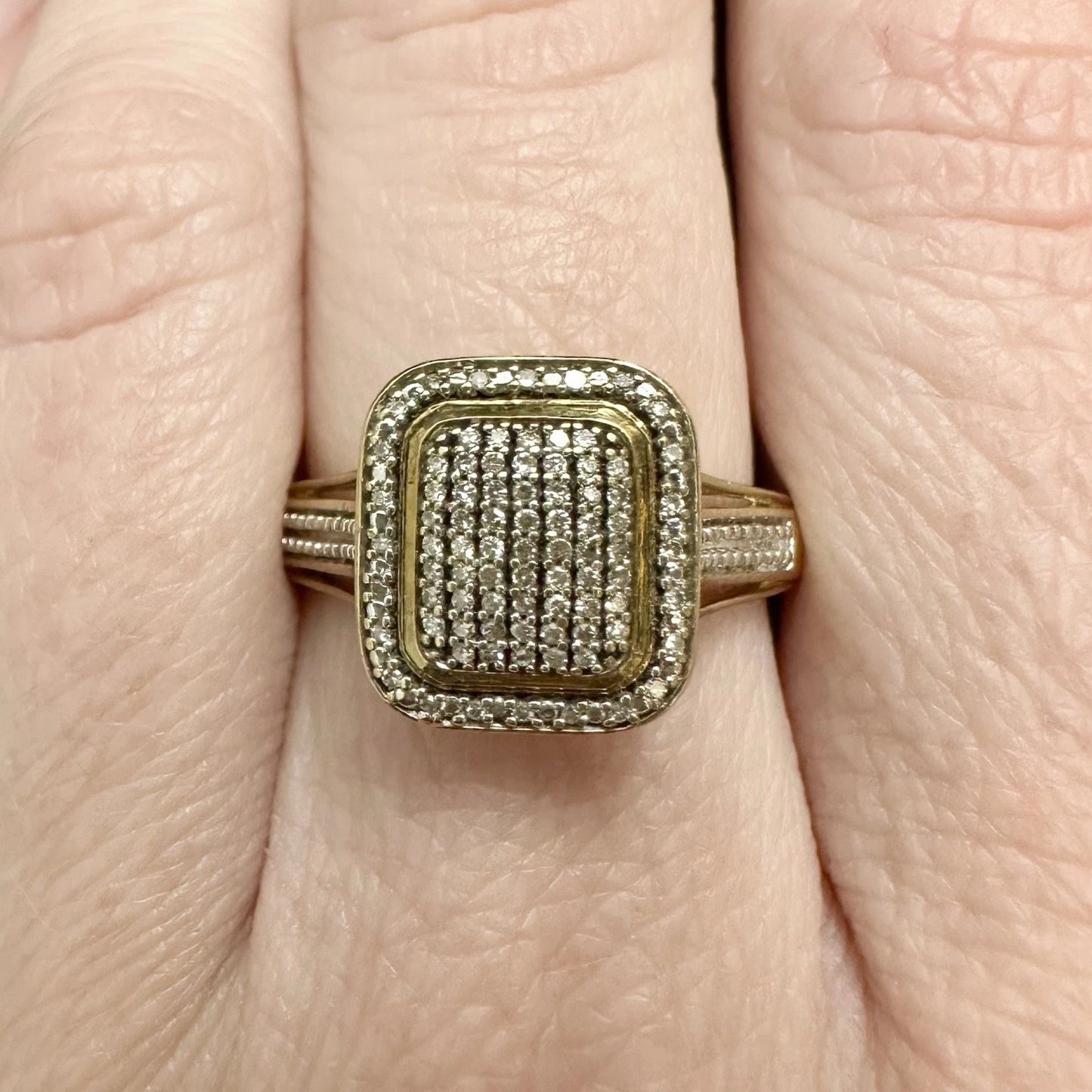 9Ct Yellow Gold 0.25 Carat TW Diamond Cluster Dress Ring Sz O