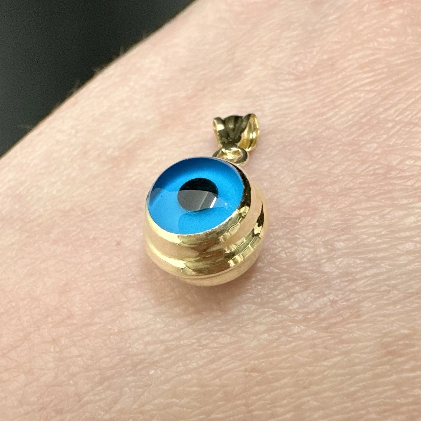 14Ct Yellow Gold Resin Evil Eye Pendant