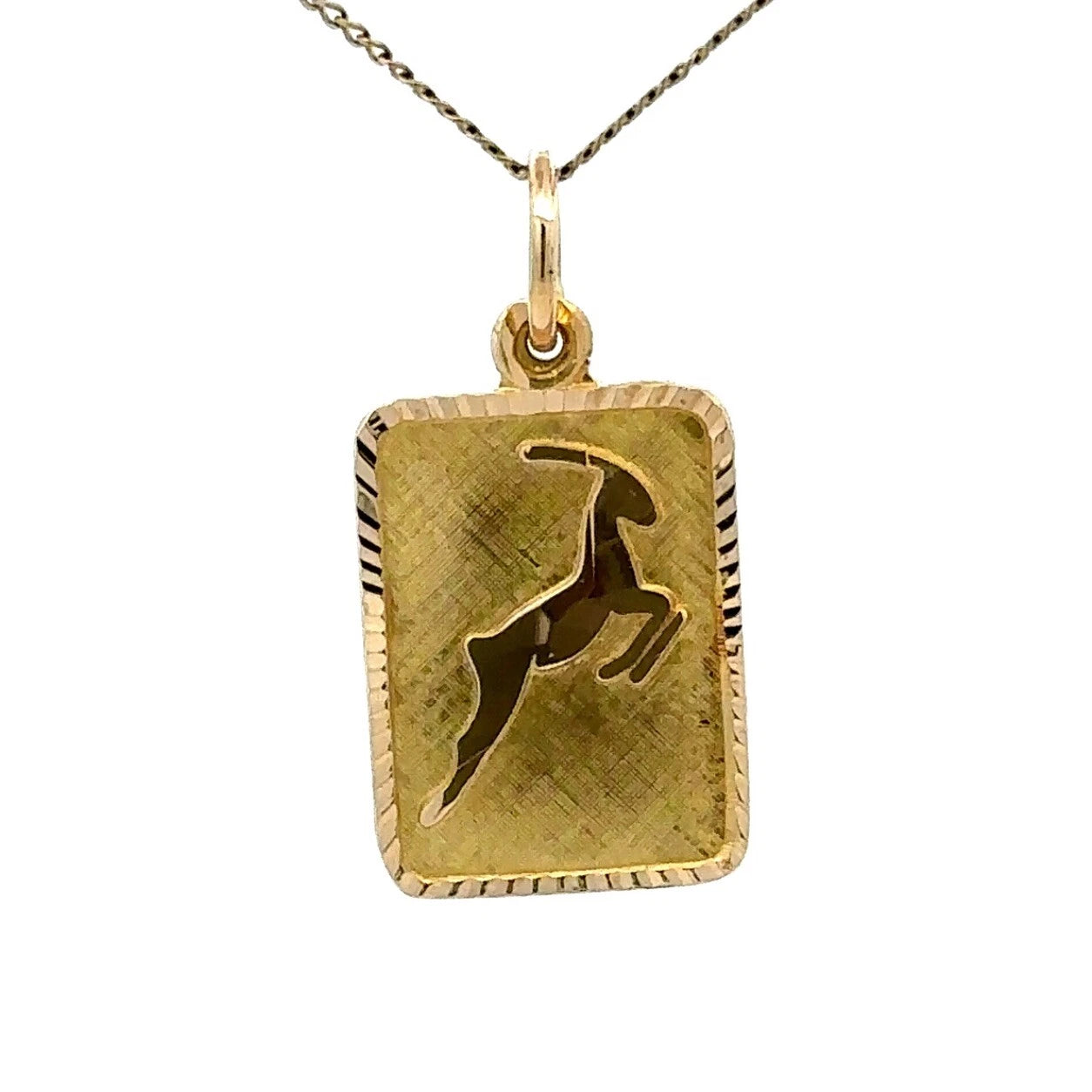 18Ct Yellow Gold Vintage Capricorn Zodiac Medallion Charm Pendant