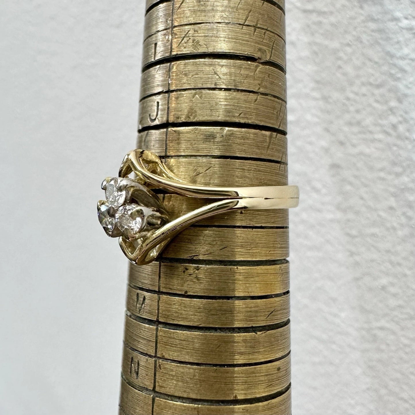 18Ct Yellow Gold Vintage .15Ct TW Diamond Set Fused Ring Set Sz K