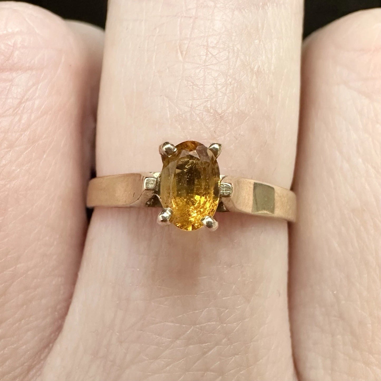 9Ct Yellow Gold Oval Cut Solitaire Citrine Ring - Sz N
