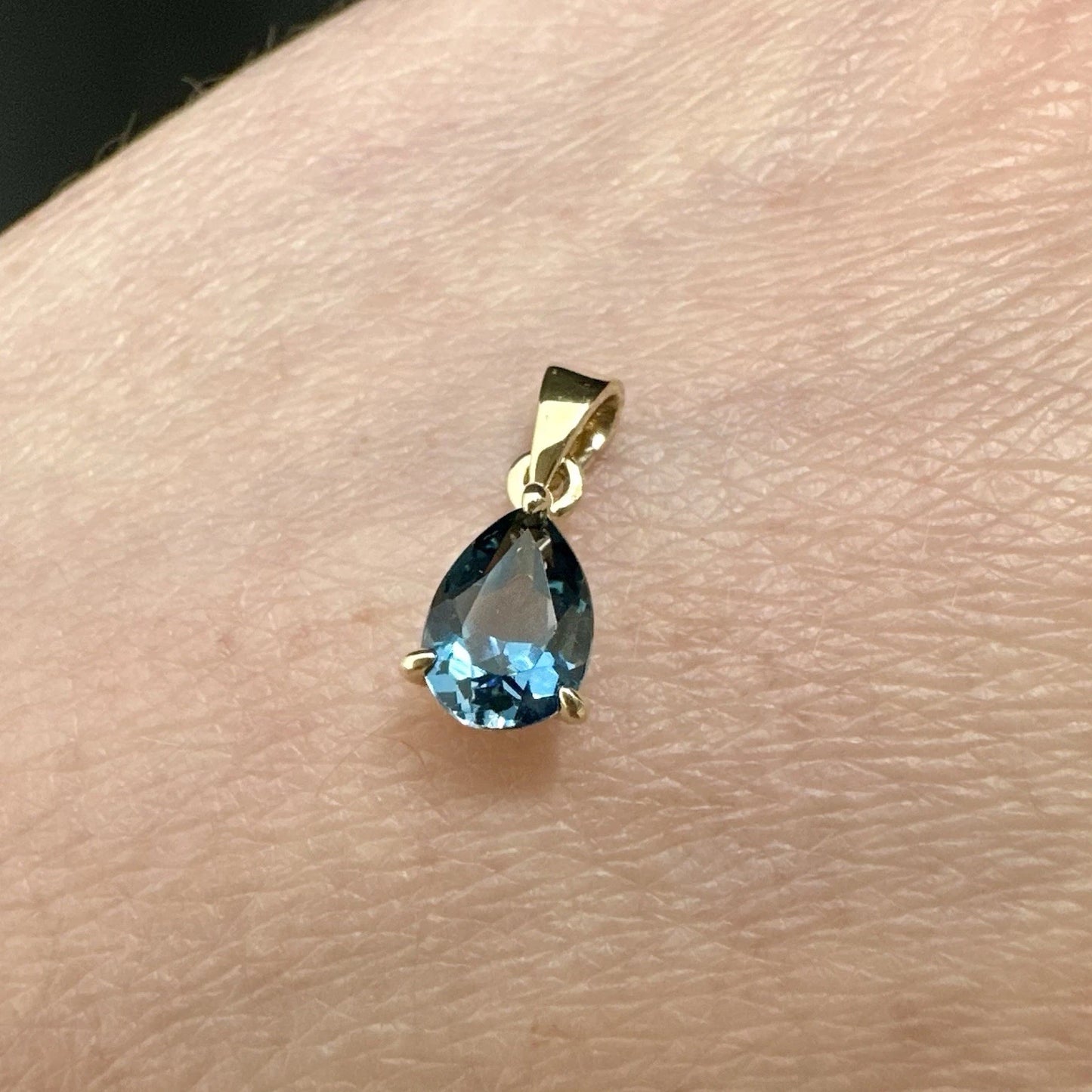 9Ct Yellow Gold Pear Shaped London Blue Topaz Solitaire Pendant