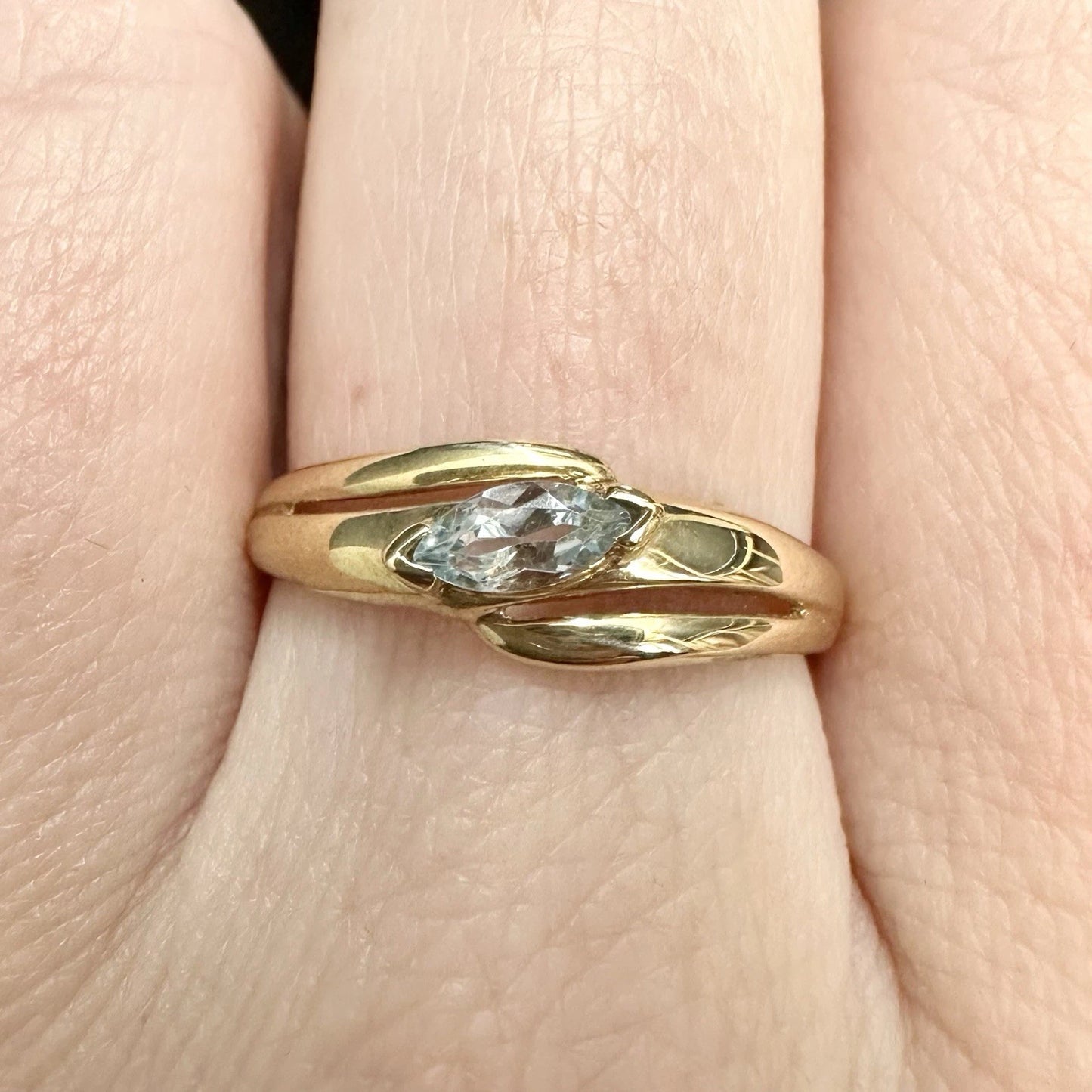9Ct Yellow Gold Ring With Marquise Cut Aquamarine Sz P 1/2