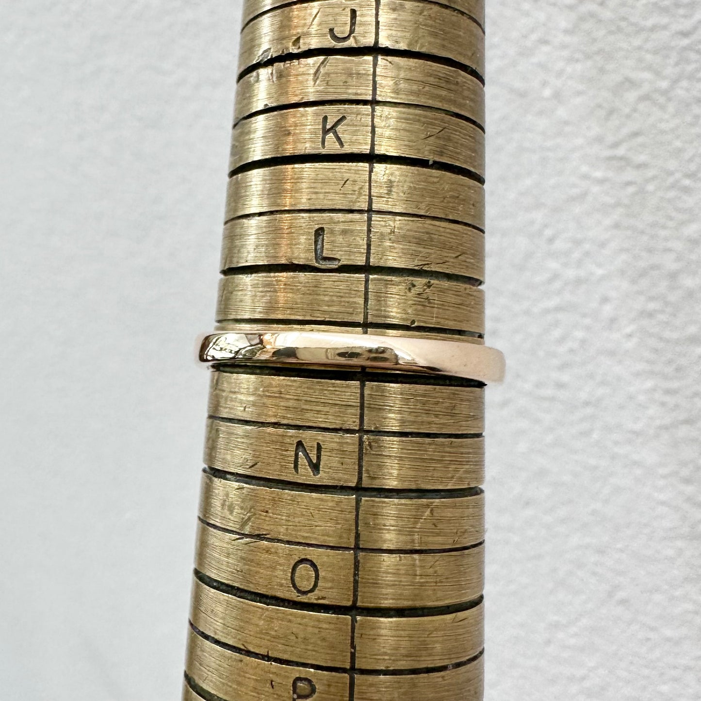 9Ct Yellow Gold 1.00 TW Diamond Simulant Solitaire Engagement Ring Sz M