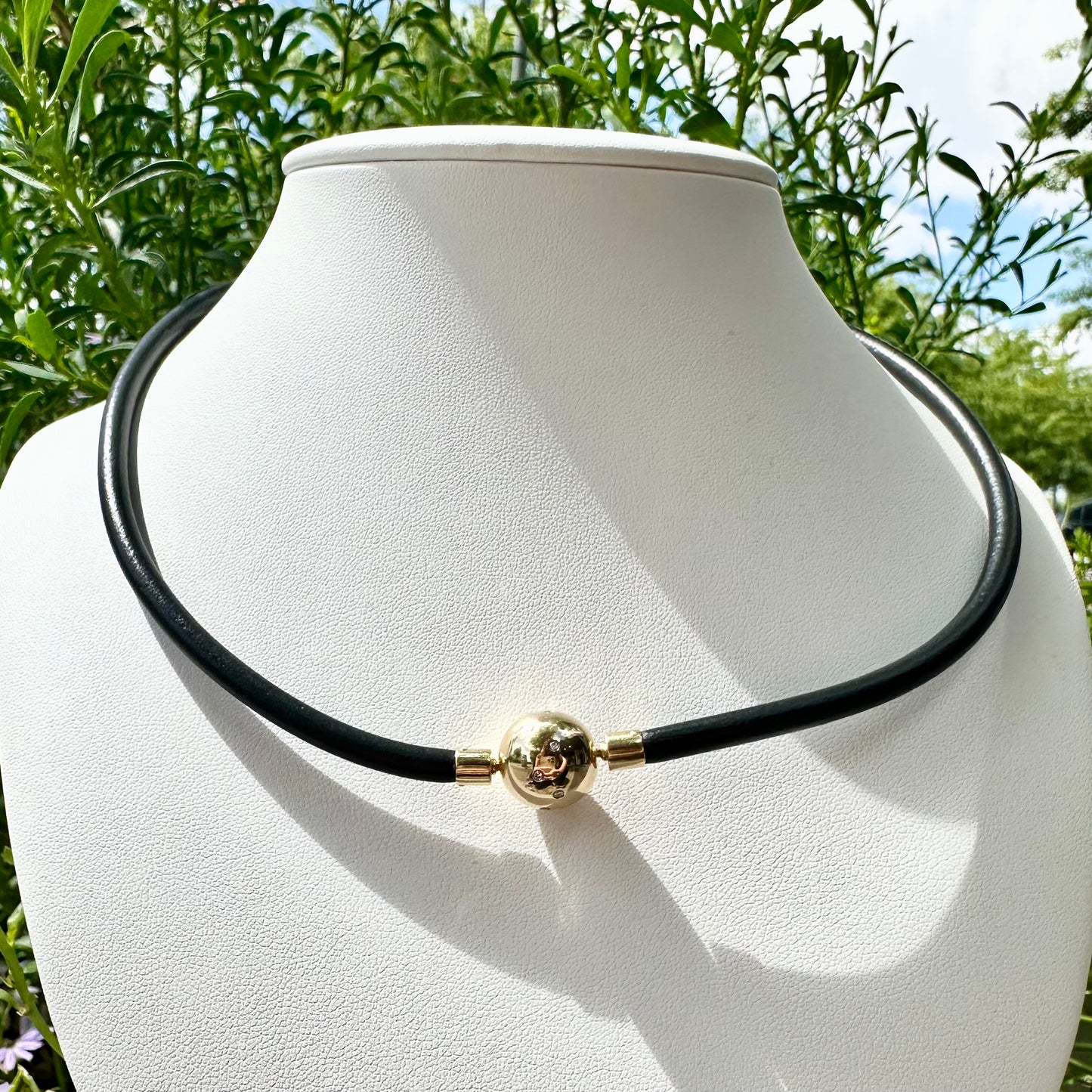 18Ct Yellow Gold Jorg Heinz Inspired Diamond Set Neoprene Bayonet Necklace 47cm