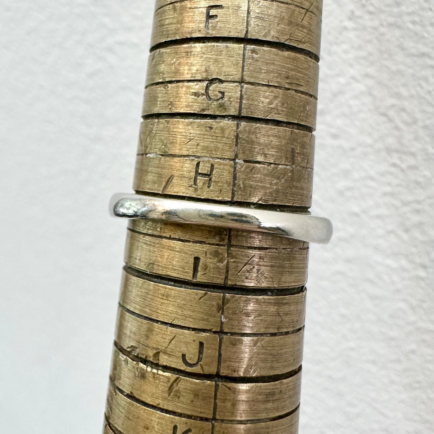 10Ct White Gold .30Ct TW Diamond Ring Sz H 1/2