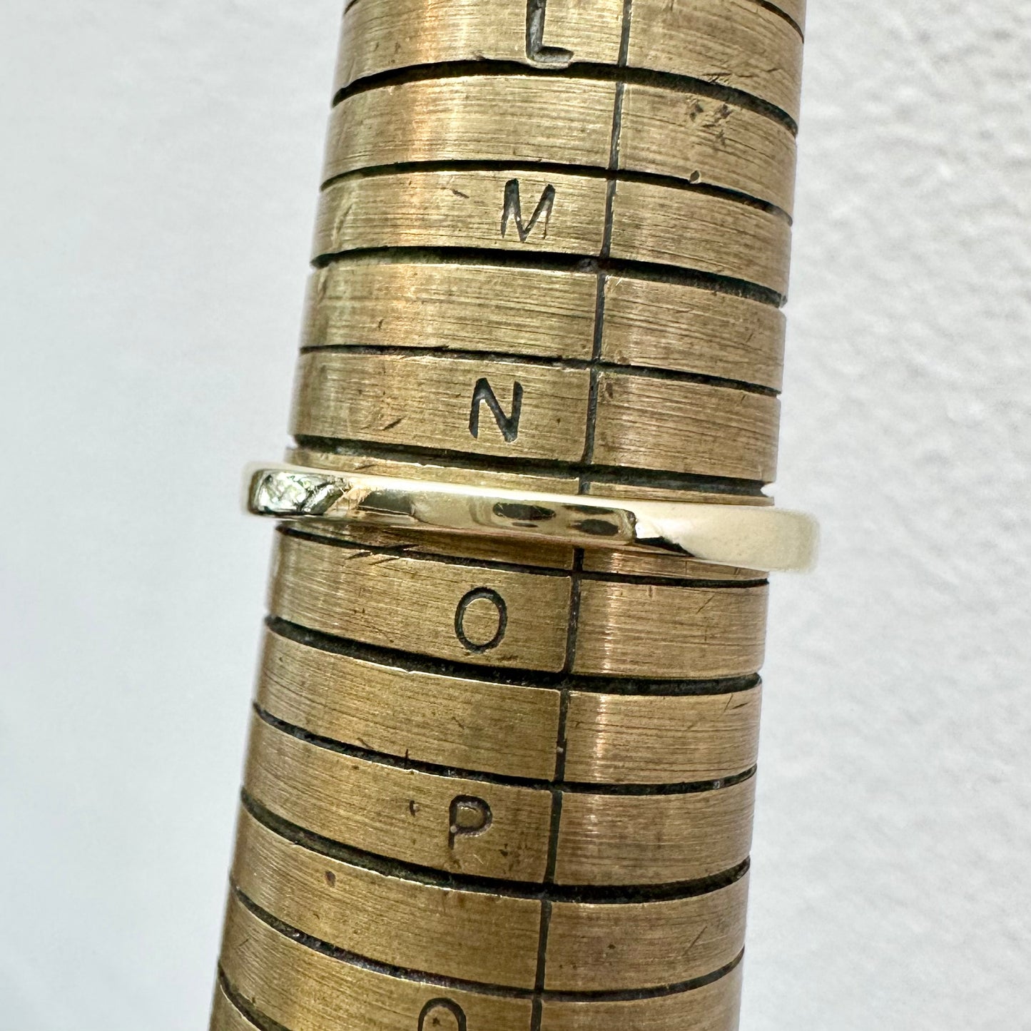 9Ct Yellow Gold .75Ct TW Diamond Simulant Graduating Band Ring Sz N 1/2