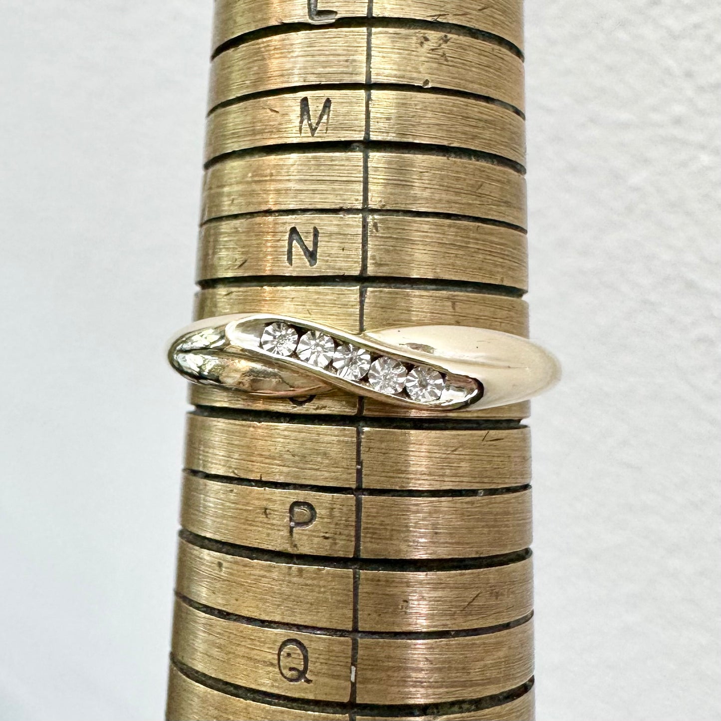 9Ct Yellow Gold Miracle Set Diamond Crossover Ring Sz O