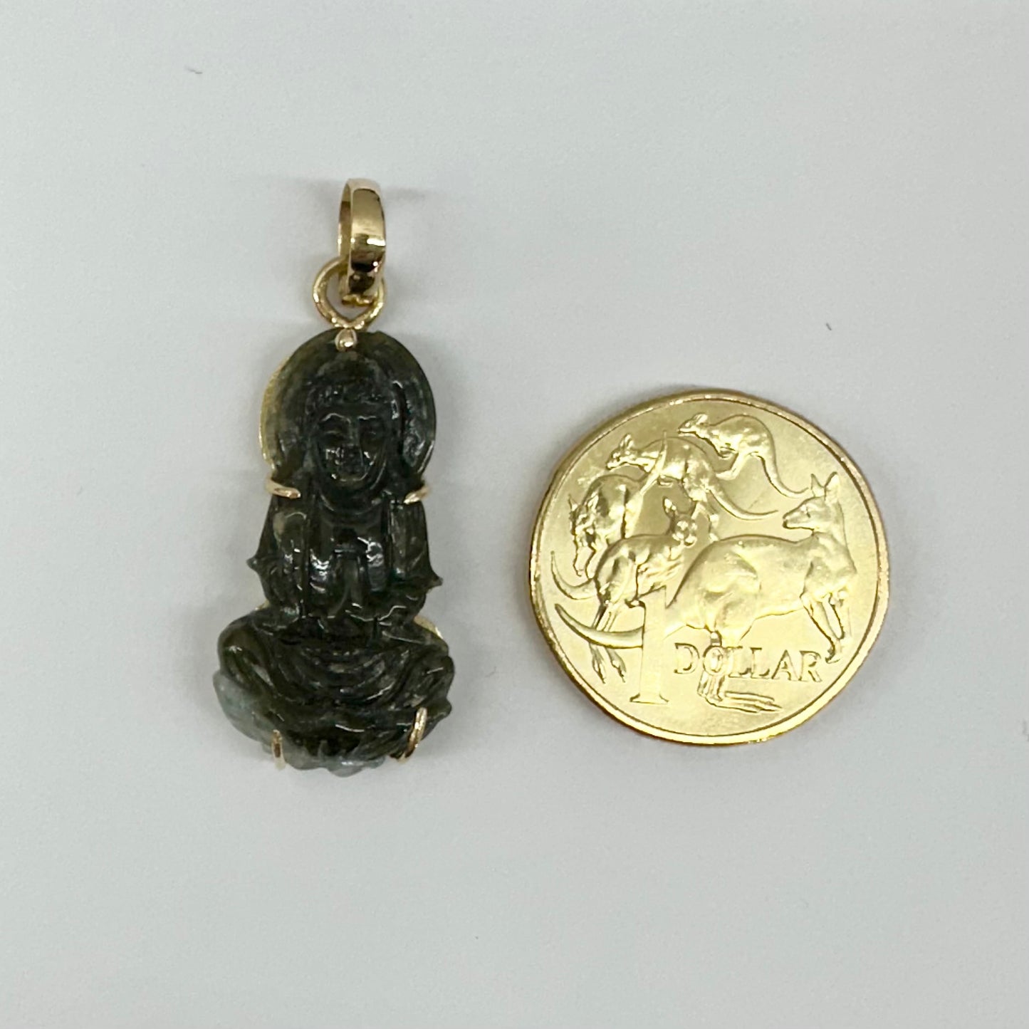 14Ct Yellow Gold Vintage Hand-Carved Nephrite Jade Guanyin (Kwan Yin) Pendant