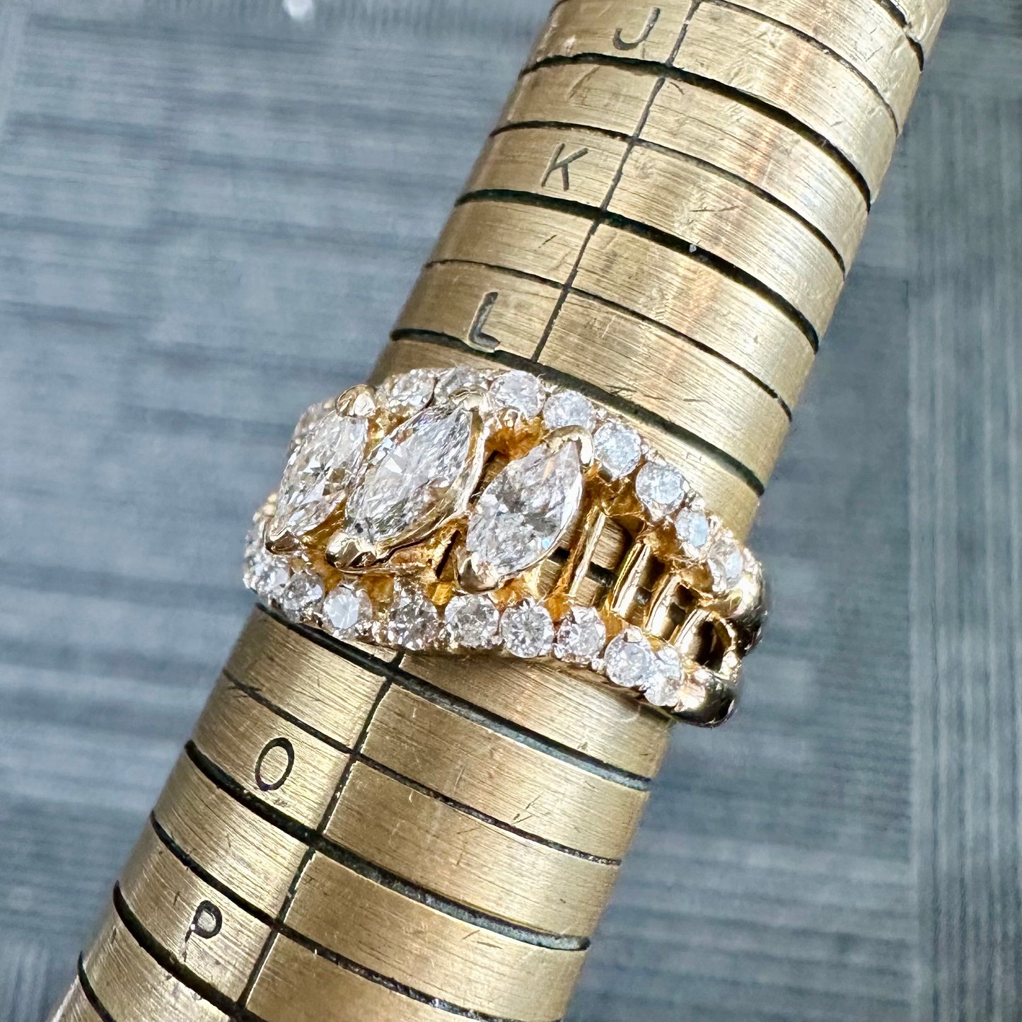 18Ct Yellow Gold 1.00Ct TW Diamond Dress Ring Sz M 1/2