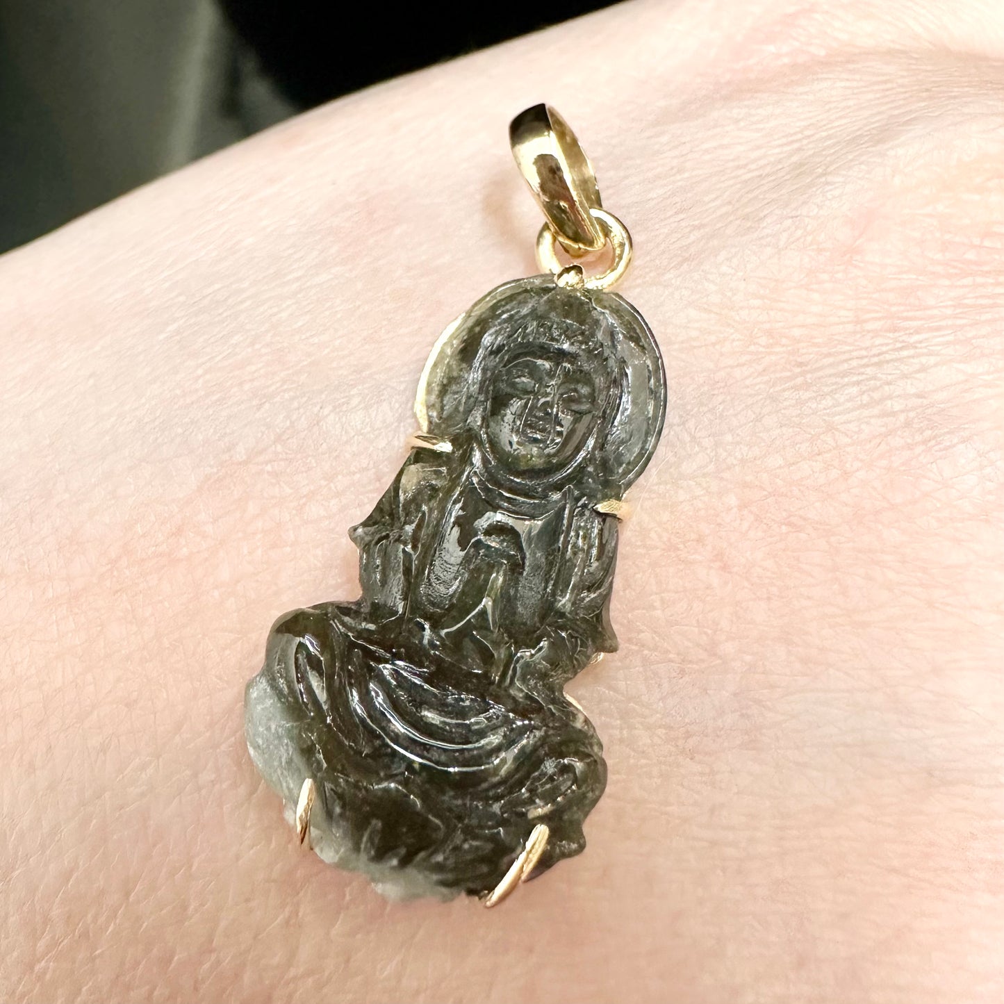 14Ct Yellow Gold Vintage Hand-Carved Nephrite Jade Guanyin (Kwan Yin) Pendant