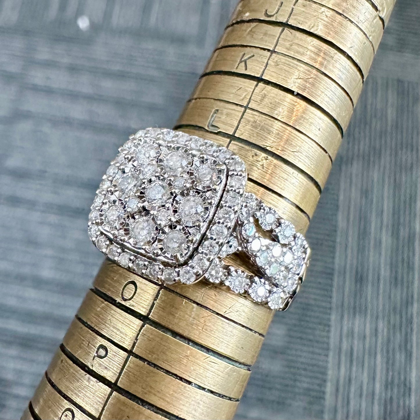 9Ct Yellow Gold 1.00Ct TW Diamond Cluster Ring Sz N