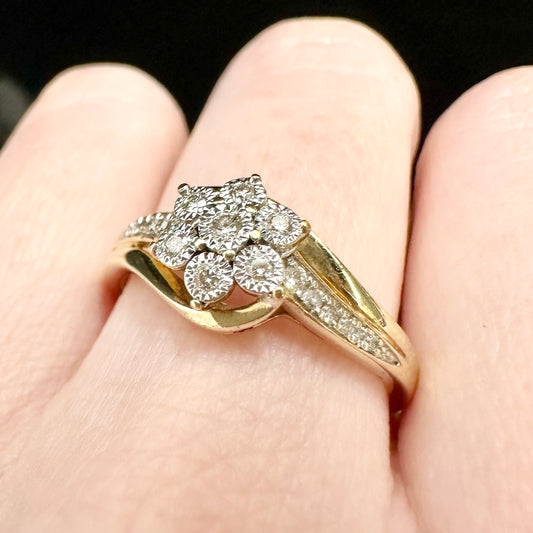 9Ct Yellow Gold .16Ct TW Diamond Set Floral Ring Sz S 1/2