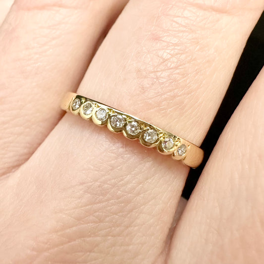 18Ct Yellow Gold .12Ct TW Diamond Scalloped Eternity Band Ring Sz P