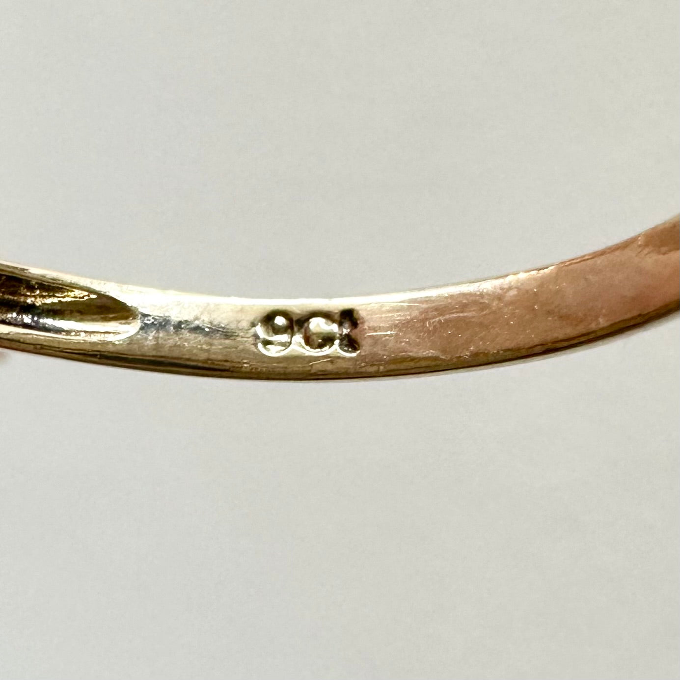 9Ct Yellow Gold Miracle Set Diamond Crossover Ring Sz O